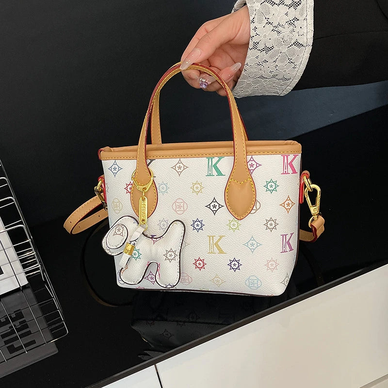 Stylish Leather Tote Bag for Ladies - Fashionable Women Messenger Bag with Adjustable Shoulder Strap