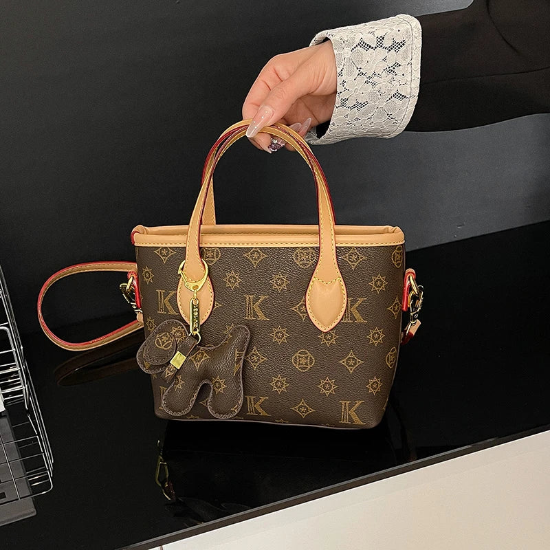 Stylish Leather Tote Bag for Ladies - Fashionable Women Messenger Bag with Adjustable Shoulder Strap