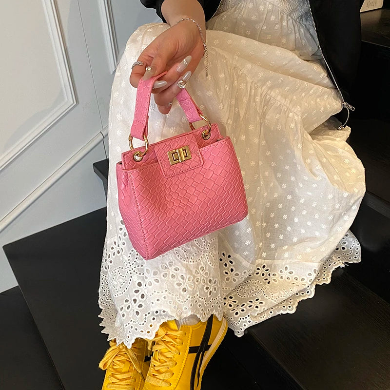Stylish Ladies Leather Shoulder Bag - Luxury Designer Crossbody Handbag Elegant Women Tote Purse Messenger Bag