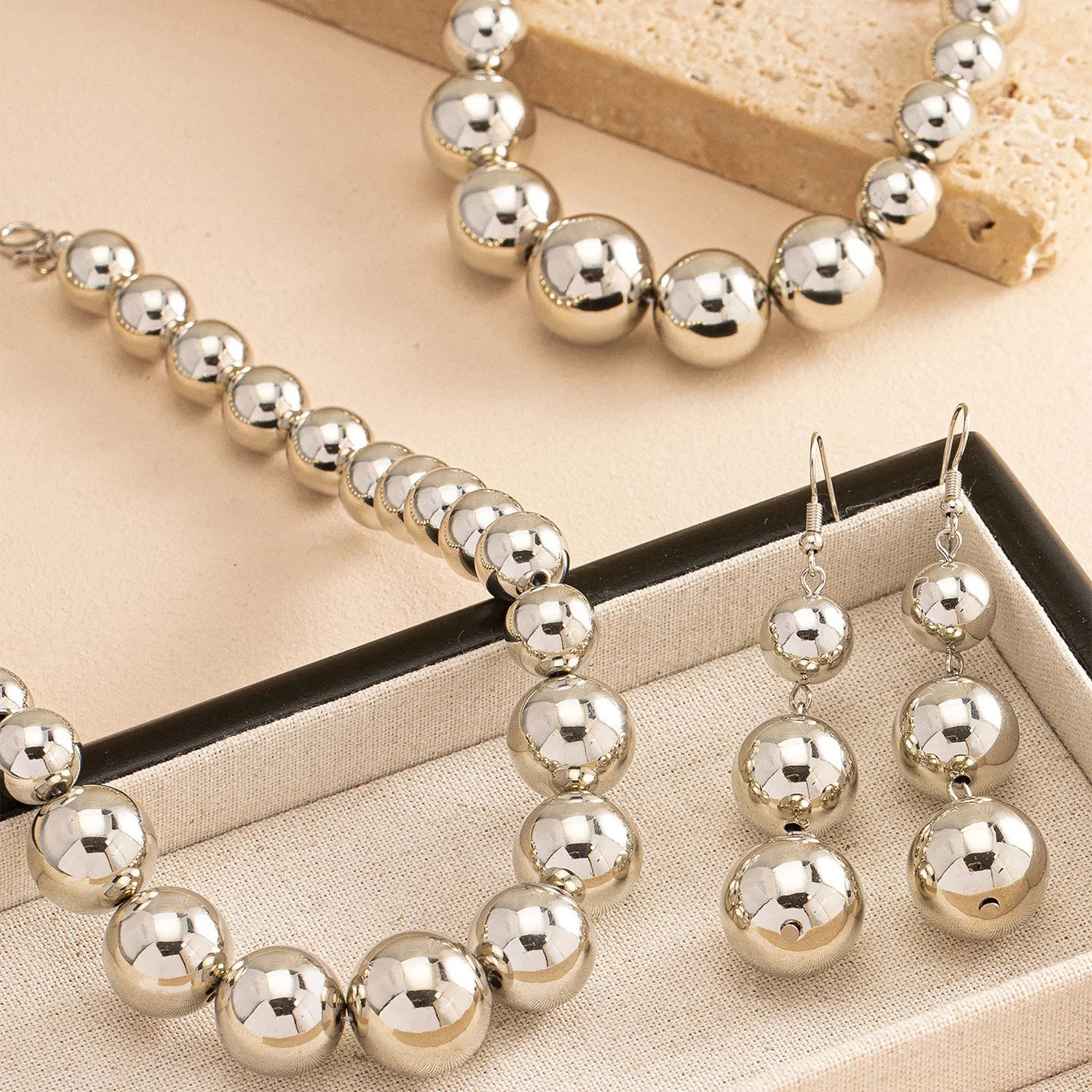 European and American Trendy Beading Luxurious Minimalist Fashionable Elegant Necklace Bracelet Earring Jewelry Set for Women