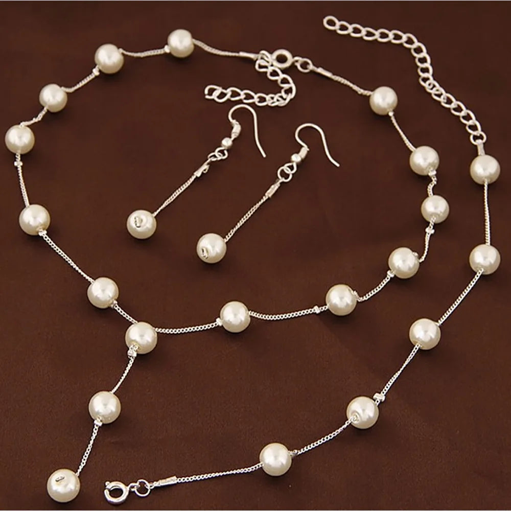 A Fashionable, Sweet, Elegant Pearl, Simple and Refined Necklace, Earrings and Bracelet Set