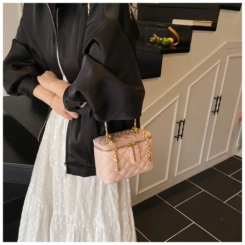 Trendy Women's Tote Bag Premium Leather Crossbody Handbag Designer Shoulder Purse Stylish Messenger Bag Elegant Ladies Luxury