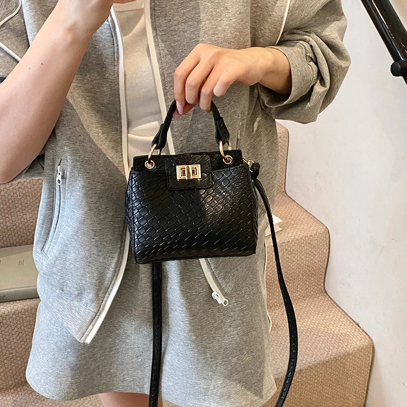 Stylish Ladies Leather Shoulder Bag - Luxury Designer Crossbody Handbag Elegant Women Tote Purse Messenger Bag