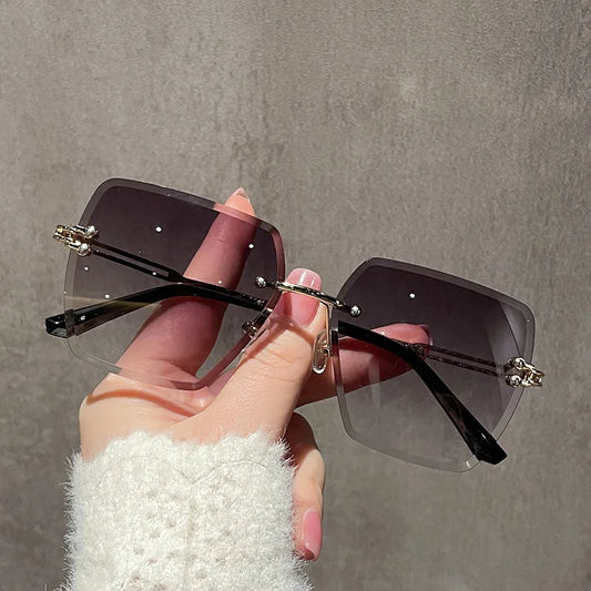 Fashion Shading Sunglasses Women Rimless UV400 Vintage Ladies Stylish Design Oversized Square Ocean Lens Sunglasses for Women