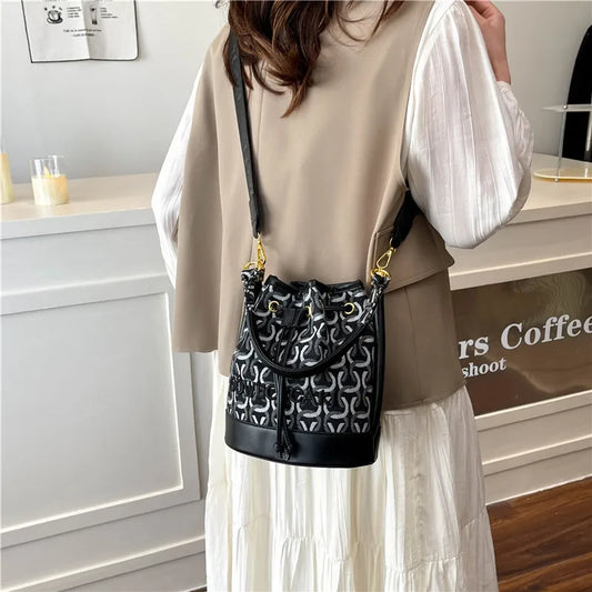 2025 New! Stylish Houndstooth Bucket Bag for Women. High-End Pleated Drawstring Design, Niche & Elegant Shoulder/Crossbody Bag