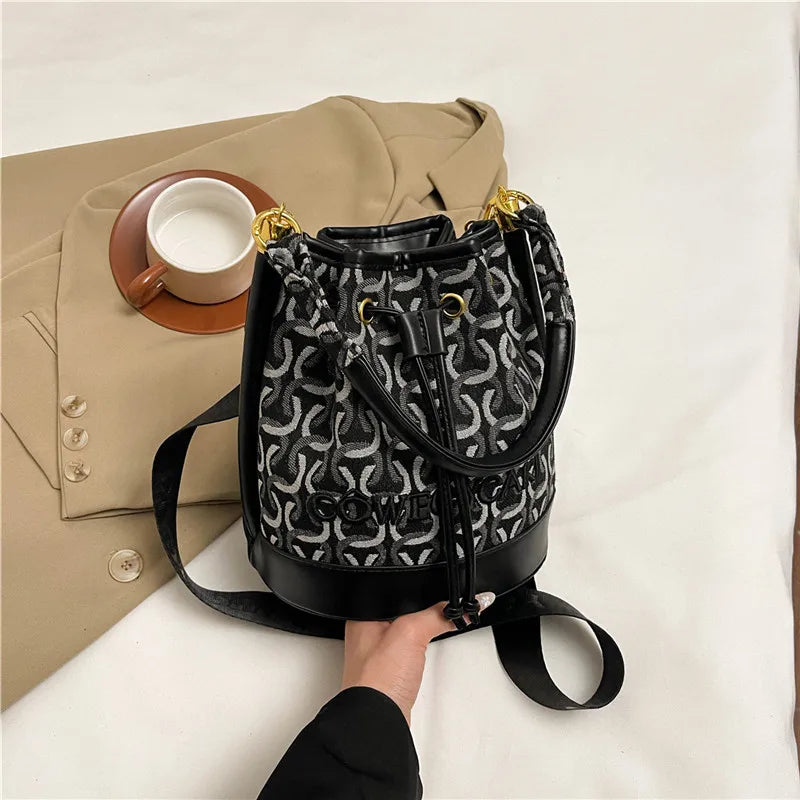 2025 New! Stylish Houndstooth Bucket Bag for Women. High-End Pleated Drawstring Design, Niche & Elegant Shoulder/Crossbody Bag