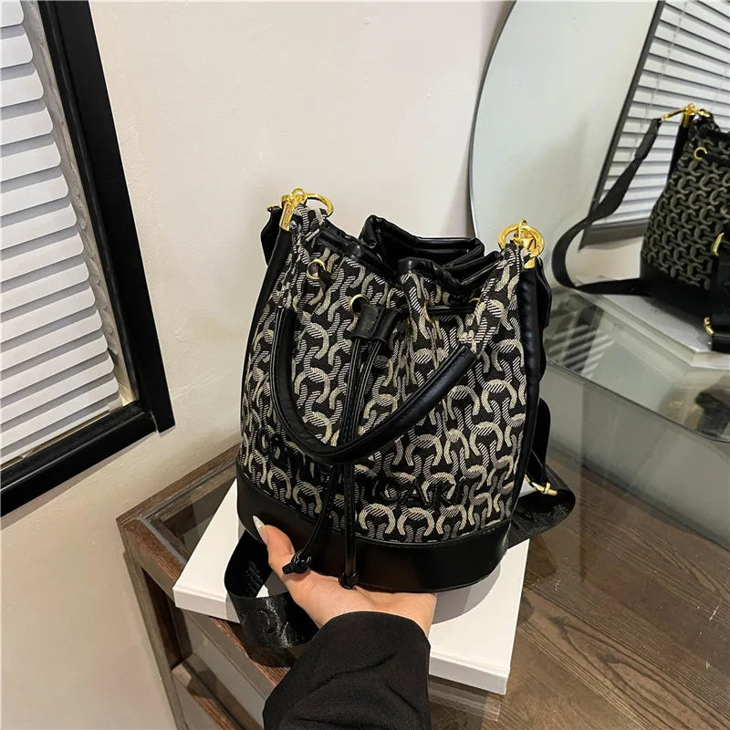 2025 New! Stylish Houndstooth Bucket Bag for Women. High-End Pleated Drawstring Design, Niche & Elegant Shoulder/Crossbody Bag