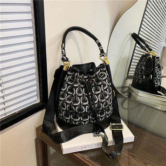 2025 New! Stylish Houndstooth Bucket Bag for Women. High-End Pleated Drawstring Design, Niche & Elegant Shoulder/Crossbody Bag